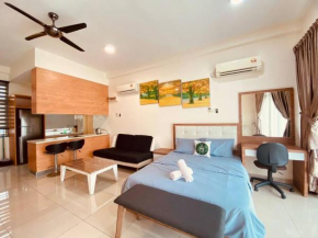Mount Austin #Palazio A1 Super Pool View 1-2Pax #MSPro